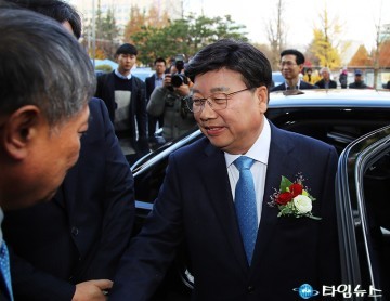 대전시청 떠나는 권선택 전 대전시장