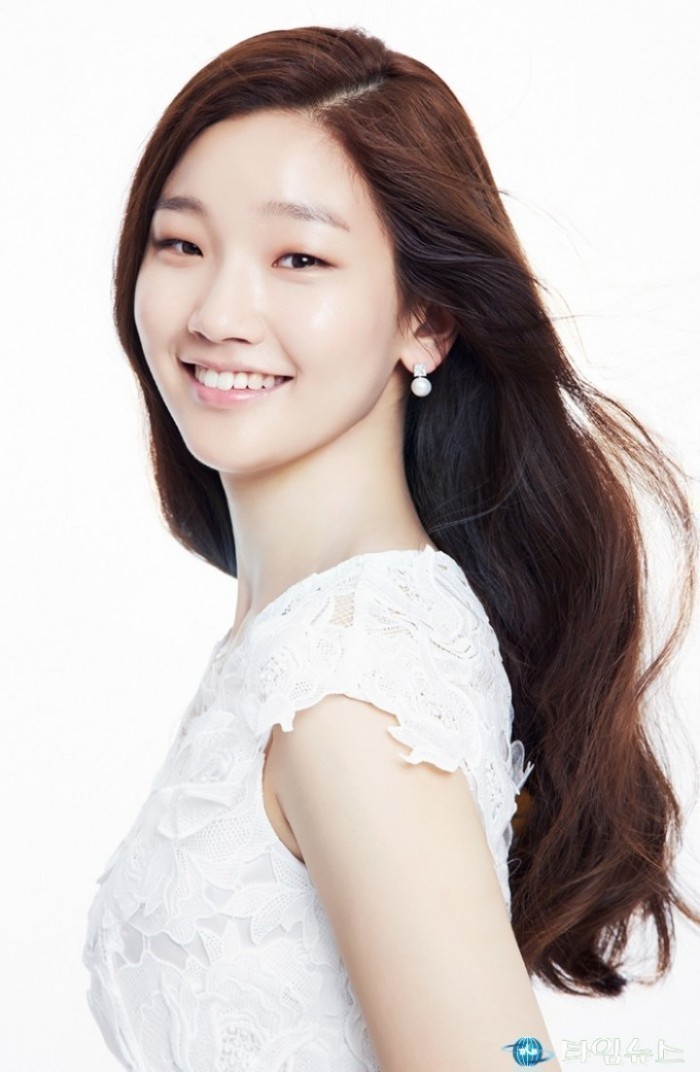 신예 박소담 핫 라이징 스타입증! 영화 <검은 사제들> 합류