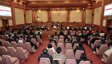 尹측 1시간 '부정선거·국가비상' 주장에 헌재 "10분 내로"