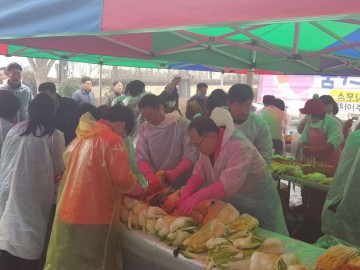 달성군 구지중학교 42·45회 총동창회, 사랑의 김장 김치 나눔
