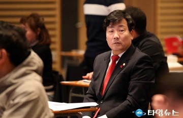 전석광 대덕구의회 의장, 국민의힘 PPAT 앞두고 시험장 대기