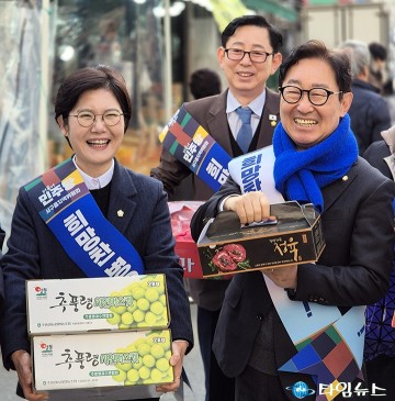 박범계 의원, 설 앞두고 서구 상점가 방문…‘대전특별시’ 비전 공유