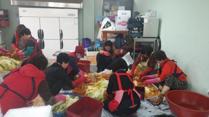 진도 조도면 여성자원봉사회, 사랑 담은 김장김치 이웃과 나눠요