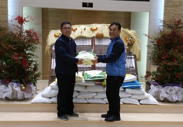 군산한일교회, 사랑의 쌀 전달로 훈훈함 전해 