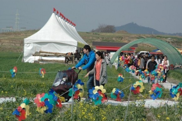 군산꽁당보리축제 “톡톡 튀는 아이디어 공모하세요”