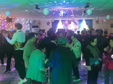 추억 소환한 ‘청춘 나이트’… 충주시 앙코르 공연 성황리에 마무리