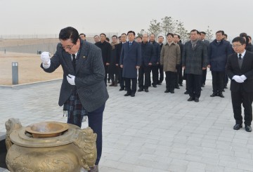 충남도의회, 충혼탑 참배 시작으로 공식 업무 돌입!
