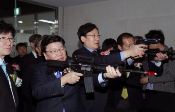 권선택 대전시장, 게임을 즐기다!