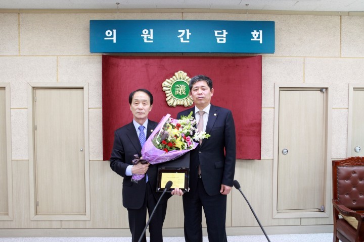 예천군의회,권영일 의원 모범적인 의정활동으로 “경북의정봉사대상” 수상