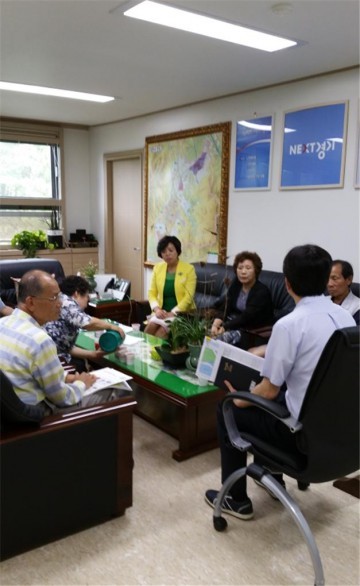 과천 직접만‘시민과의 만남의 날’ 수시로 시민과 직접적인 만남을 통해 고질적인 민원 해소 호응