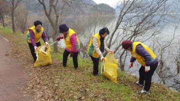 정읍 신천지자원봉사단 내장산 조각공원 일대 쓰레기를 수거 환경정화 운동