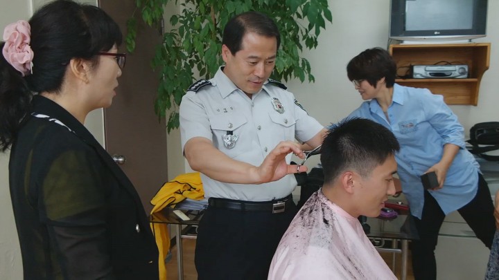 “ 특별한 이발 봉사 ”
