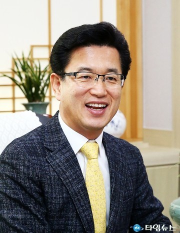 허태정 유성구청장, 시장 후보로 봐주시는 시민에 감사!