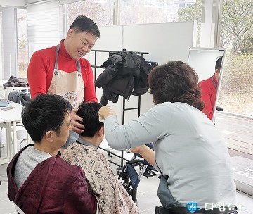 “일상 속 작은 배려부터”…여성용 유성구의회 부의장, 도안동 나눔 실천