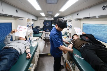 대전 유성구, 공직자 50명 단체 헌혈…혈액 수급 안정화 지원