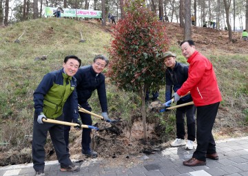 대전 유성구, 제79회 식목일 나무심기 행사 개최