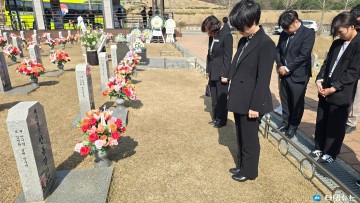충북남부보훈지청, 서해수호 55영웅 묘역 참배 실시