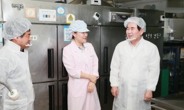 김지철 충남교육감, 홍성여고 학교급식 현장 점검