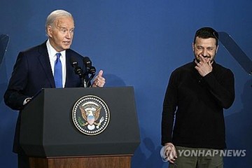 바이든, 젤렌스키 소개하며 "신사 숙녀 여러분, 푸틴 대통령!"