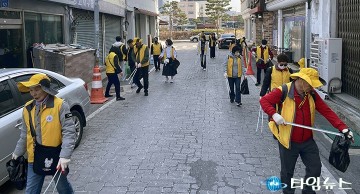 “장애인도 나눌 수 있다”…청각·언어장애인 자원봉사단 ‘손소리봉사단’. 대전 거리 정화 앞장