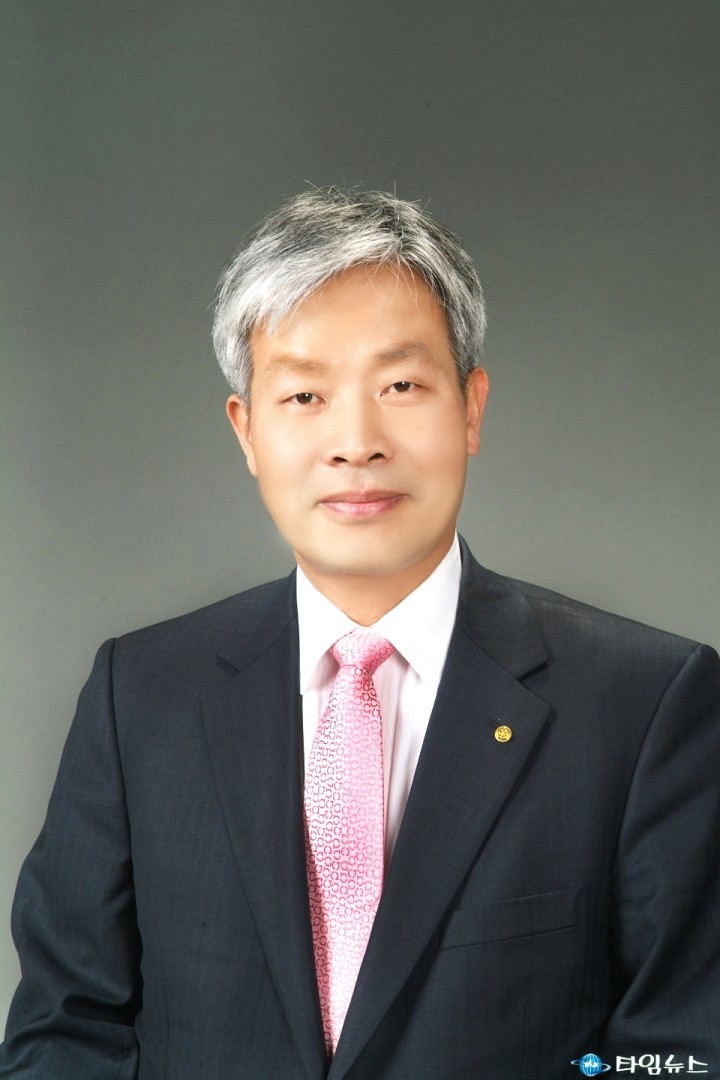 영양군, 이영우 문화관광과장 ‘행정학 박사학위’ 취득