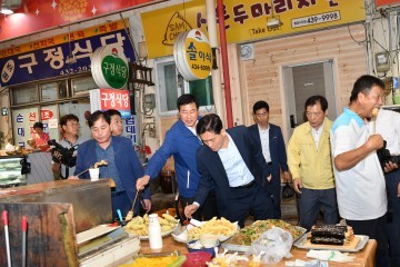 김천시의회, 전통시장 장보기 행사 가져