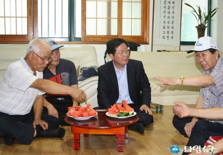 장종태 서구청장, 폭염대비 어르신 무더위 쉼터 방문