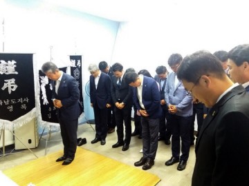 노회찬 정의당 원내대표, 분향소 조문행렬 이어져