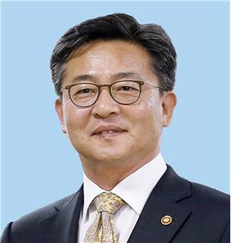충남대, 홍용표 통일부 장관 초청 특강 개최