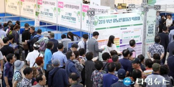 ‘정년 연장’ 논의, 경제주체간·세대간 이해관계...첨예하게 갈리는 어려운 문제