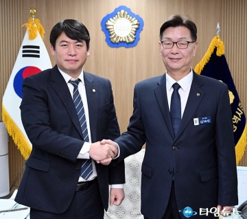 ‘민생경제 회복 총력’ 김제선 중구청장, 긴급 추경 논의