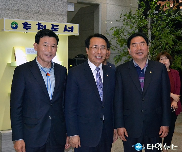 박용갑·한현택·박수범 구청장, ‘힐링아트 페스티벌’ 축하합니다!