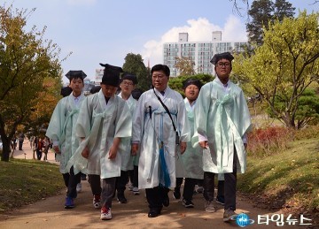 권선택 대전시장, 오늘은 훈장으로!