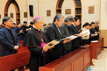 김희중 대주교, "사랑, 평화, 정의 등 신앙 공동유산 함께 실천하자"