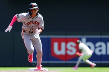 이정후, 분홍색 배트로 4경기 만에 안타…시즌 타율 0.286