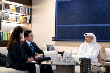 강훈식 특사, UAE 대통령에 ‘이재명 대통령 친서’ 전달… K-디저트 ‘두쫀쿠’로 마음 잡았다