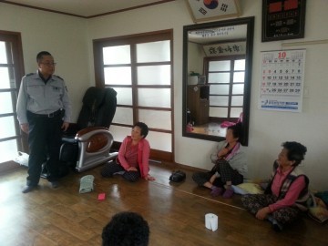 서천경찰서  마을회관 방문 범죄예방 활동 펼쳐