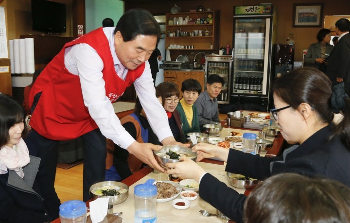 박수범 대덕구청장, ‘호프데이’에 이어 ‘칼국수’로 소통! 