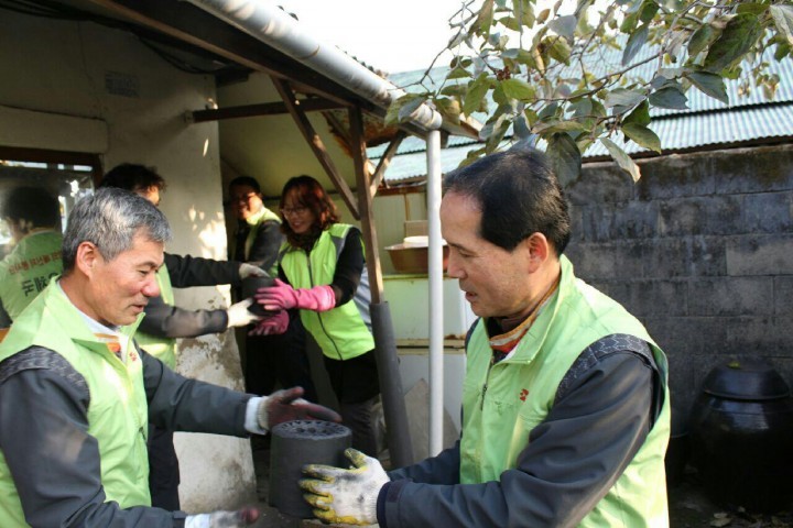사랑의 연탄배달로 조곡동은 “후끈 후끈”