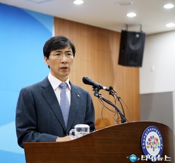 안희정 지사, 박근혜 대통령 자진 사퇴가 당연!
