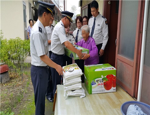 남원서, 한가위 맞이 명절 위문 가져