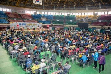 군산시, 노인의 날 맞아 모범노인·유공자 표창 수여 