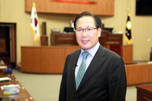 의왕시의회 후반기, 3선 의원 기길운 의장 선출