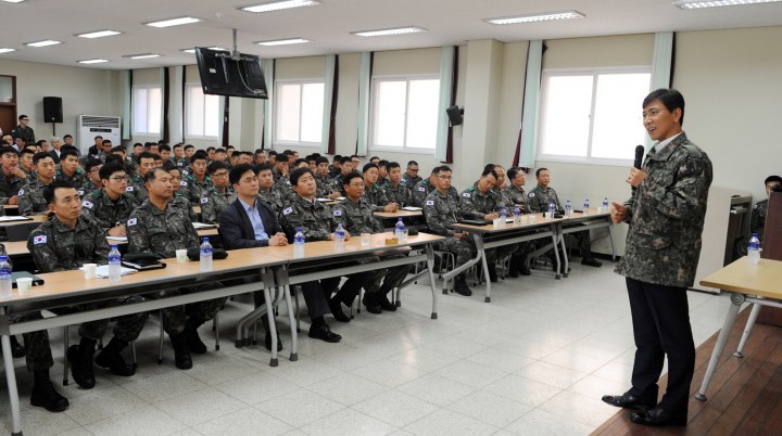 안희정 지사, 추석 앞두고 국군장병 격려