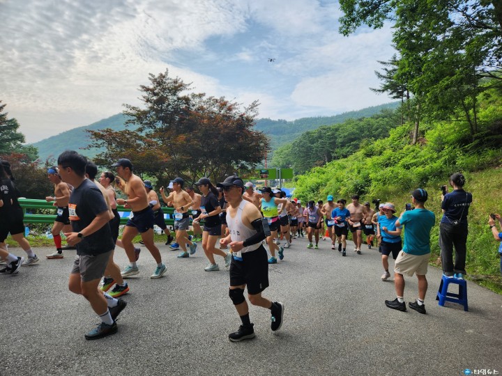 ‘2025 보은 속리산 말티재 힐링 알몸 마라톤대회’ 성황리 개최