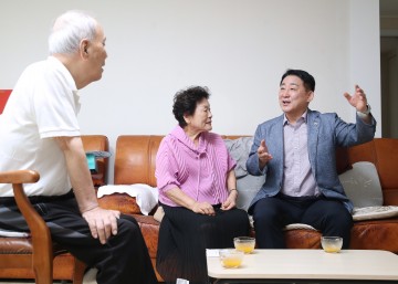 서철모 서구청장, 이승조 독립투사 외손녀에 감사 전해