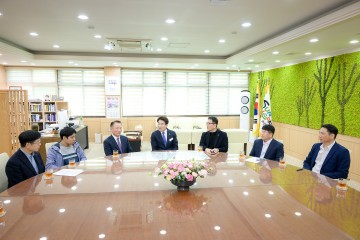 순천시인재육성장학회, 미래 인재 육성 위한 후원금 전달