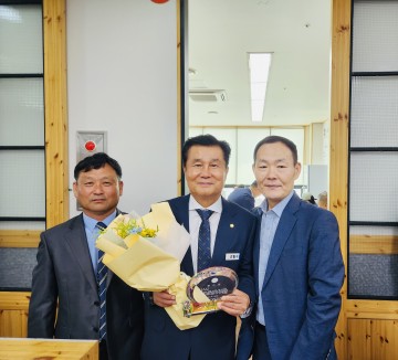 영광군의회 강필구 의장, 전남농아인협회로부터 감사패 받아  