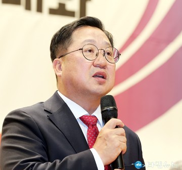 ‘이장우 대전시장과의 대화’에서 인사말 하는 이장우 대전시장