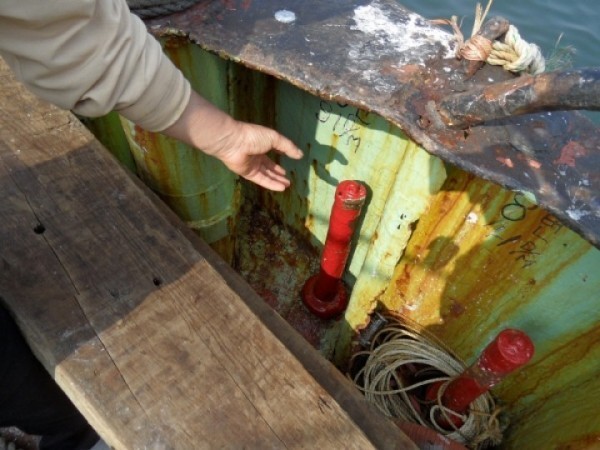 통영해경, 기름유출 선박 적발